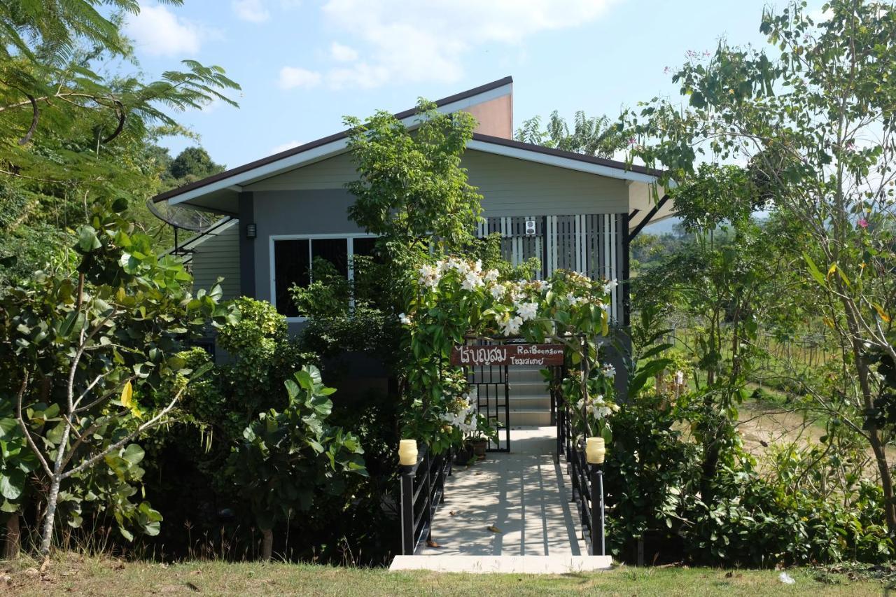 Rai Boonsom Apartment Phrao Bagian luar foto