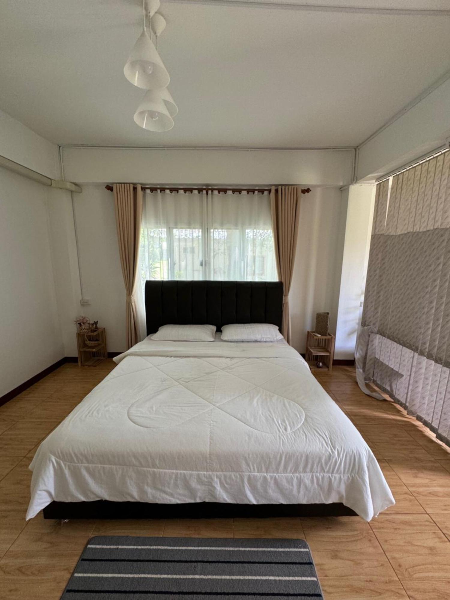 Rai Boonsom Apartment Phrao Bagian luar foto