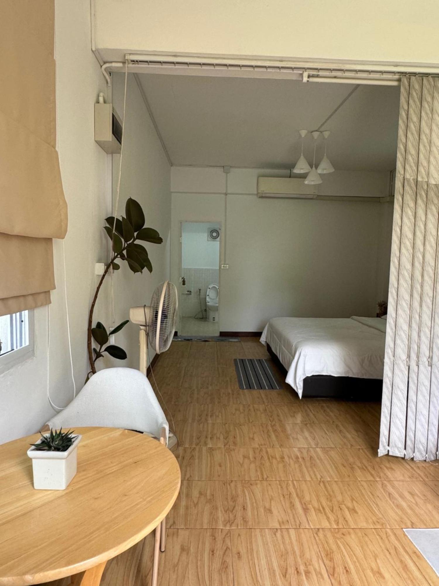 Rai Boonsom Apartment Phrao Bagian luar foto