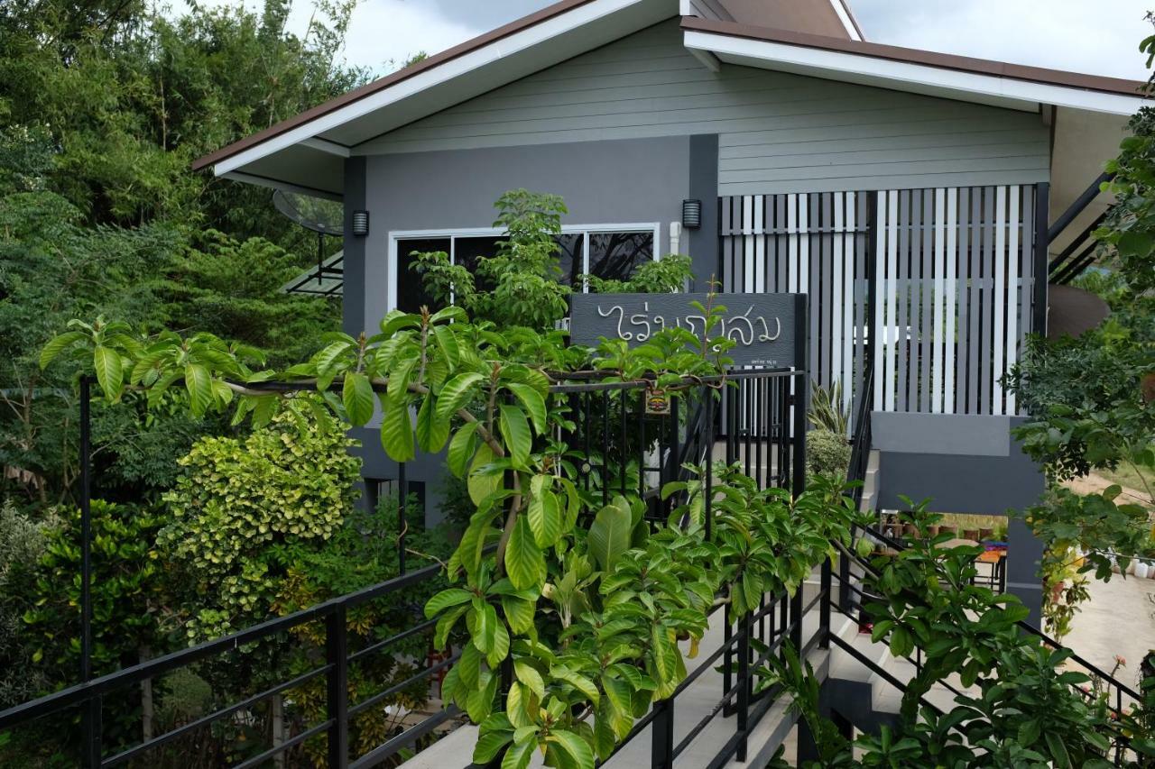 Rai Boonsom Apartment Phrao Bagian luar foto