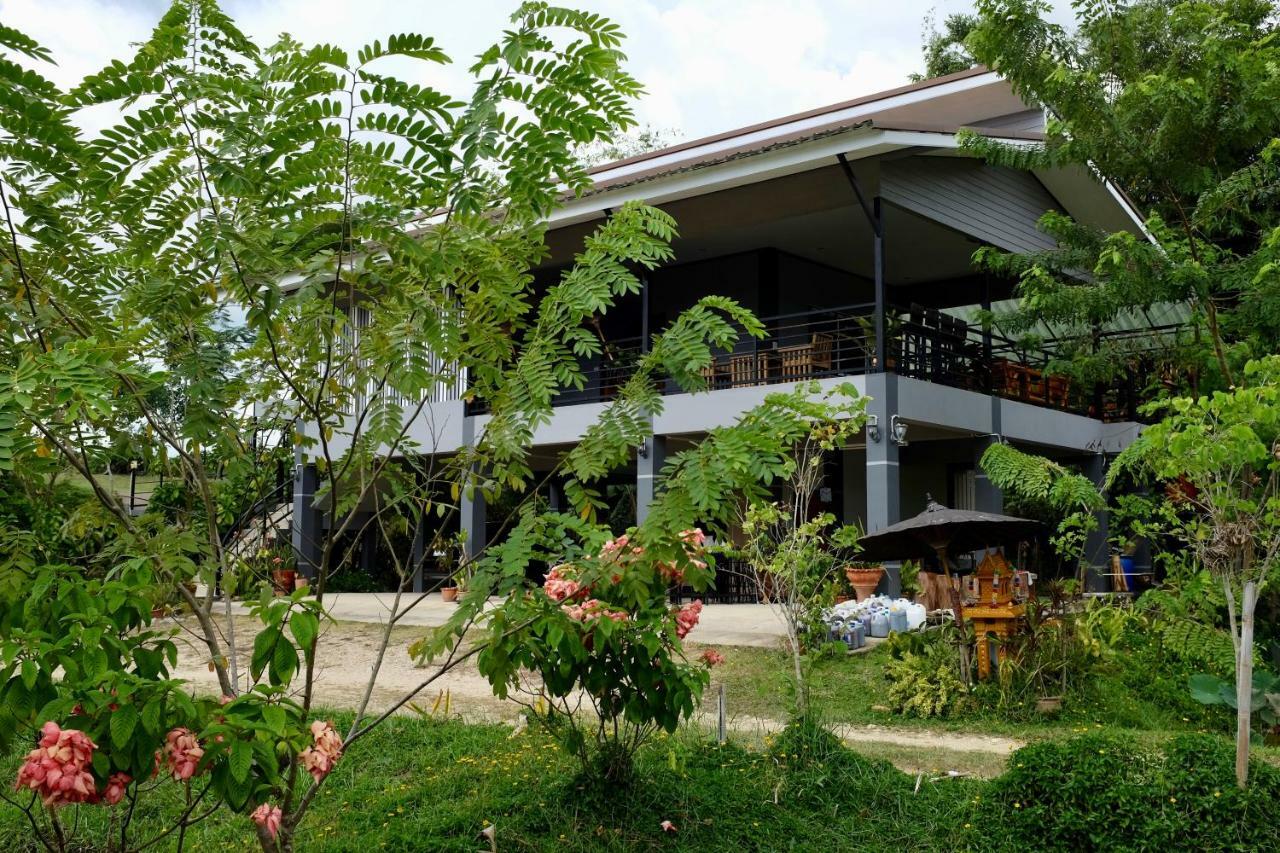 Rai Boonsom Apartment Phrao Bagian luar foto